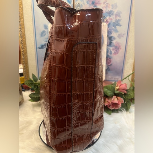 Harper & Hyde Croc Embossed Vegan Leather Tote - Picture 5 of 9